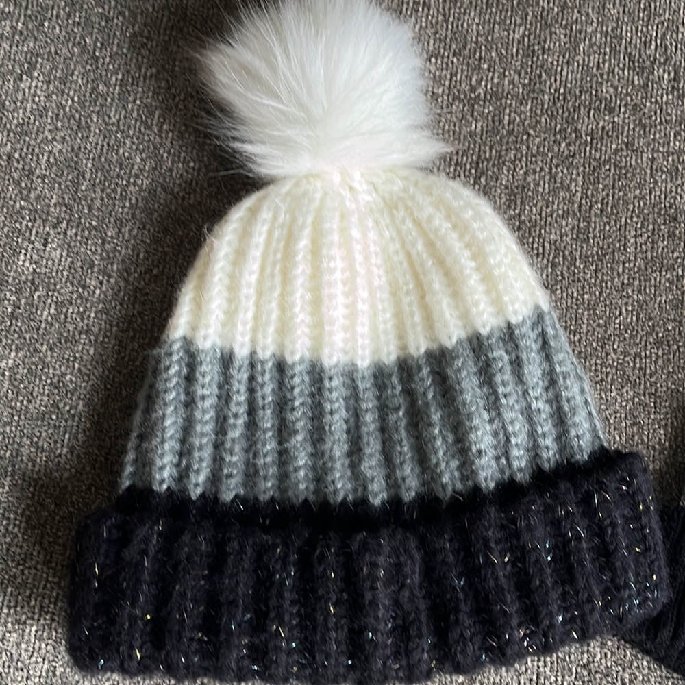 Two Pom hats - Picture 2 of 7